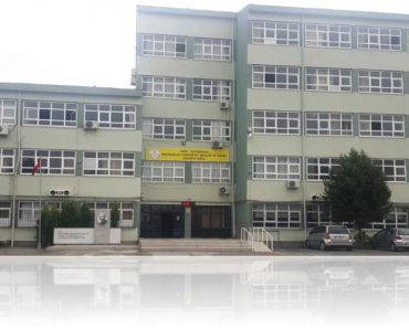 Karabağlar Cumhuriyet Ticaret Mesleki ve Teknik Anadolu Lisesi